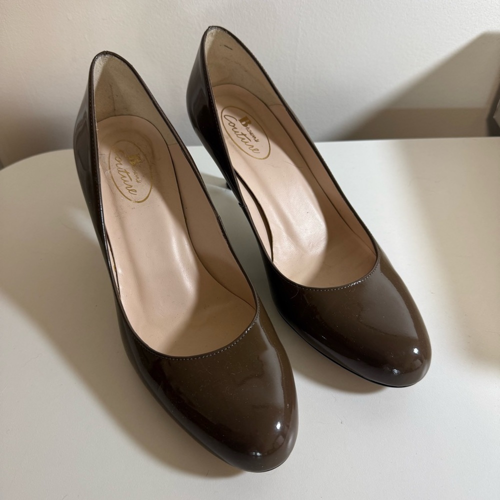 BROWNS Brown Patent Heels
